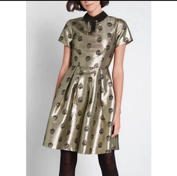 Modcloth Dresses & Skirts - Modcloth Dress Gold metallic with black sculls with collar NWT Size 2